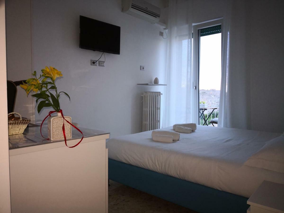 Dimore Pietrapenta Apartments, Suites & Rooms - Via Lucana 223, Via Piave 23, Via Chiancalata 16 Matera Zewnętrze zdjęcie